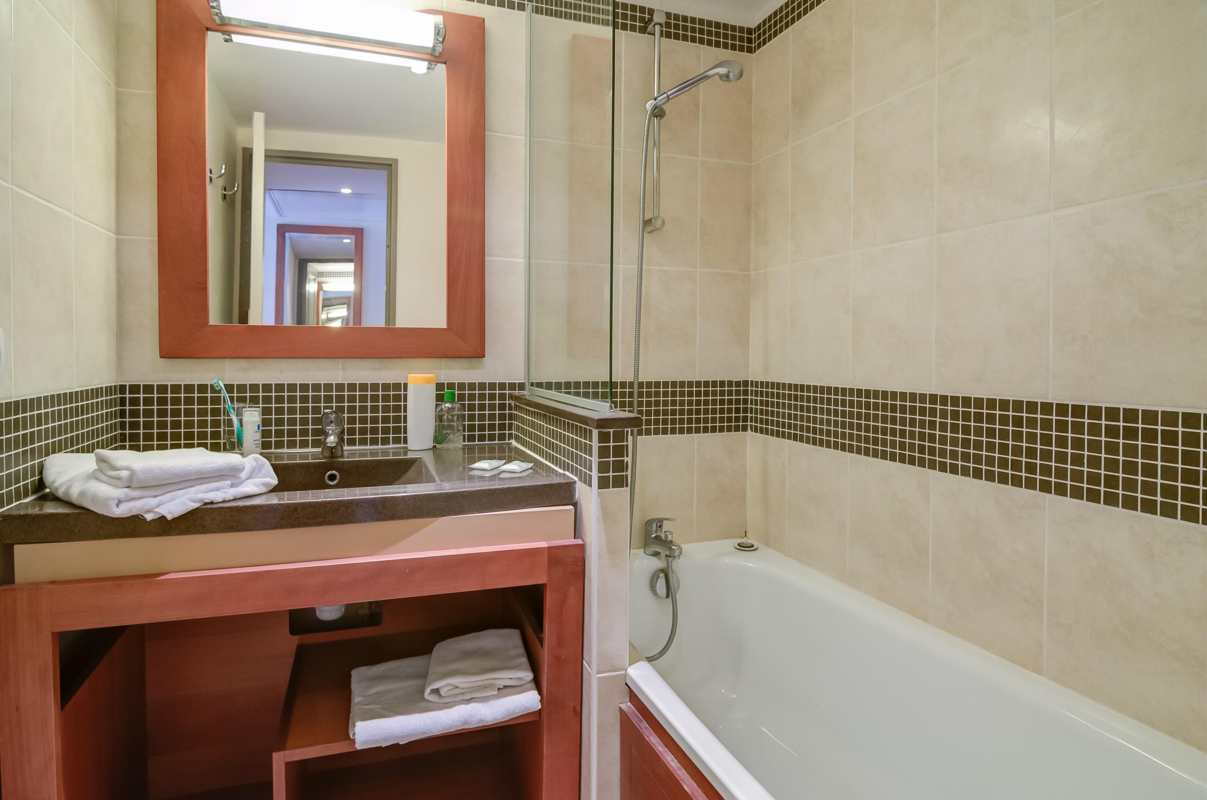 Sowell Hotels Ardeche Grospierres Exterior foto