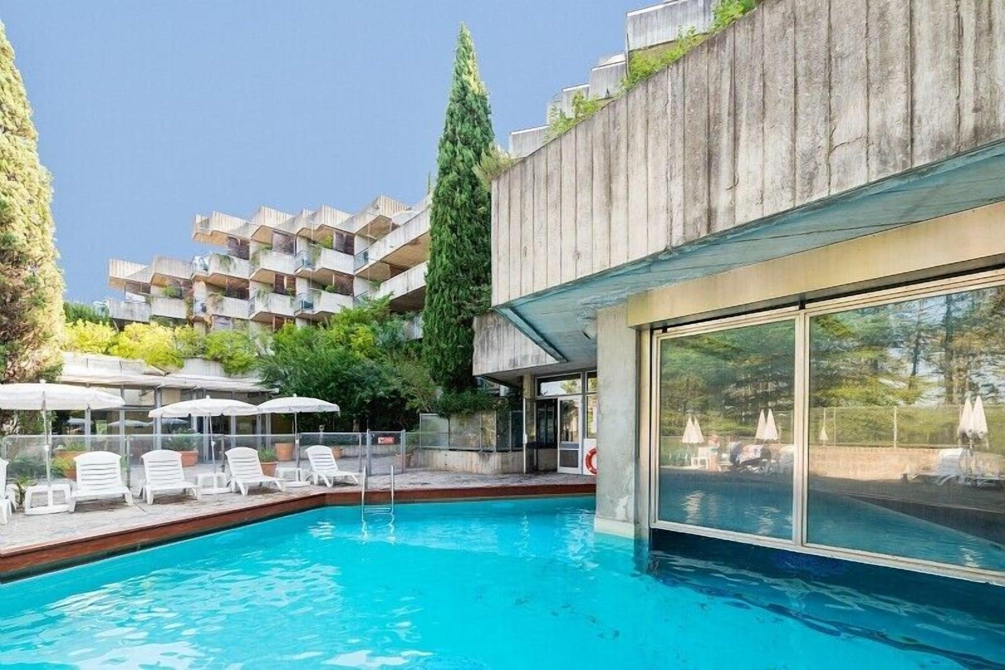 Sowell Hotels Ardeche Grospierres Exterior foto